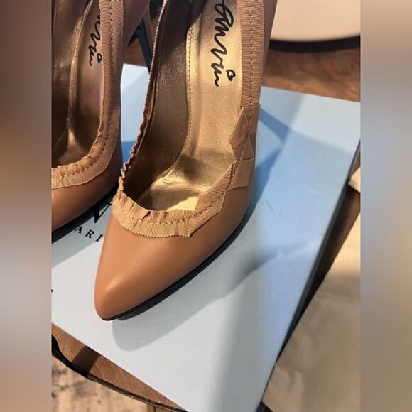 Lanvin  grograin trim heels excellent condition size 9 - Picture 2 of 15